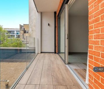 2 bedroom flat to rent - Photo 3