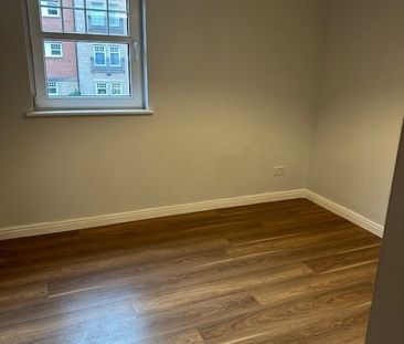 3 Bed Flat, Pleasance Street, G43 - Photo 2