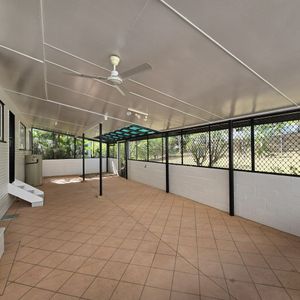 PRIME LOCATION NEAR BOTANIC GARDEN - Photo 2