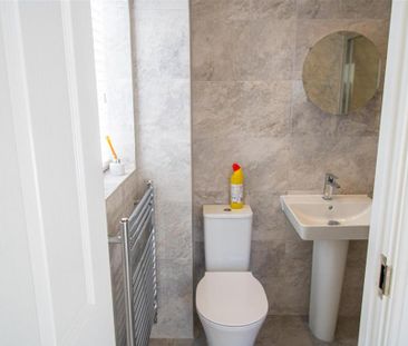 3 bedroom semi-detached house to rent - Photo 1