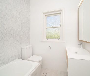 Spacious One Bedroom North Facing Apartment - Photo 3