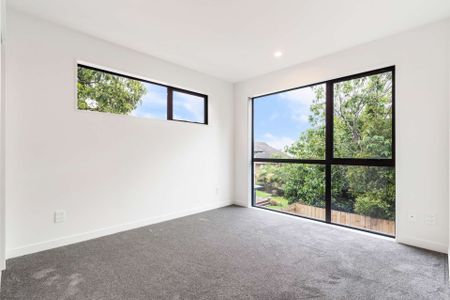 Highly Spacious & Brand New Home - Photo 2