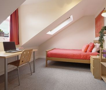 Fantastic 5 bedroom property - Photo 4