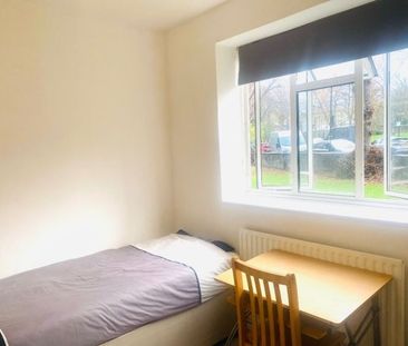 Room in a Shared Flat, Kington House, NW6 - Photo 1