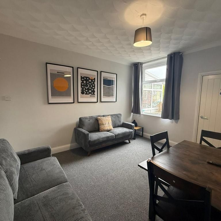 1 bedroom in a house share to rent - Photo 1