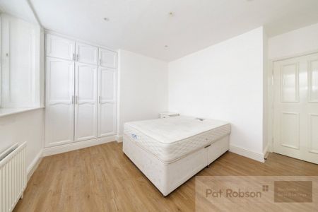 North Terrace, Newcastle Upon Tyne - Photo 5