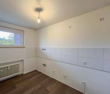 Frisch sanierte 1,5 -Zimmer-Wohnung, Balkon mit Blick ins Grüne! - Photo 2