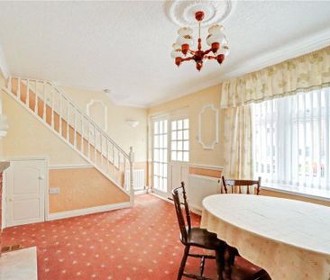 3 bedroom end of terrace house to rent - Photo 2