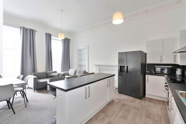 5 bedroom flat to rent - Photo 1