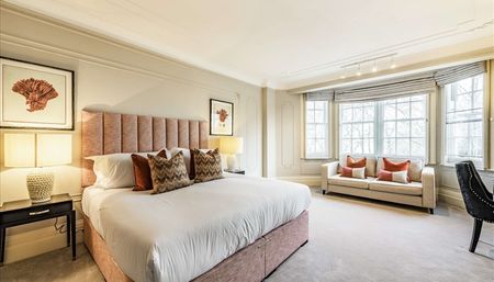 A beautiful and spacious six-bedroom apartment in St John’s Wood, London NW8 - Photo 5