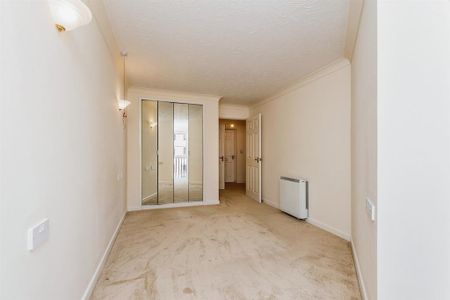 1 bedroom retirement property to rent - Photo 4