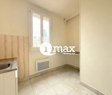Location Appartement COURBEVOIE - - Photo 2