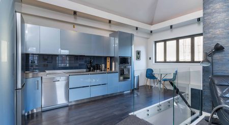 Penthouse Apartment: Heritage Meets Modern Luxury - Photo 3