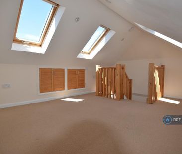 2 bedroom maisonette to rent - Photo 1