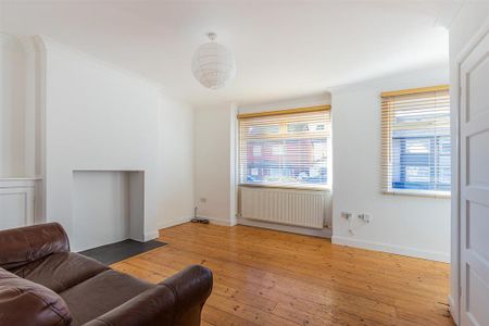 3 bedroom semi-detached house to rent - Photo 4