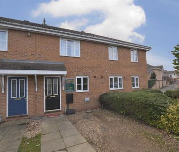 2 bedroom mews to rent - Photo 3