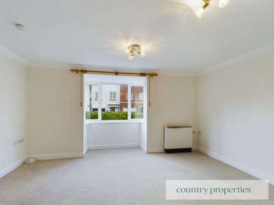 2 bedroom ground floor flat to rent - Photo 1