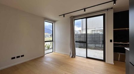 Stylish 1 Bed Apartment - Photo 3