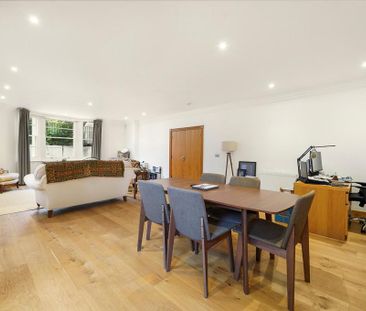 3 bedroom flat to rent - Photo 4