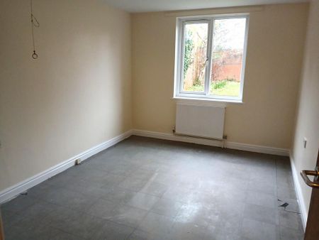 2 bedroom ground floor flat to rent - Photo 3