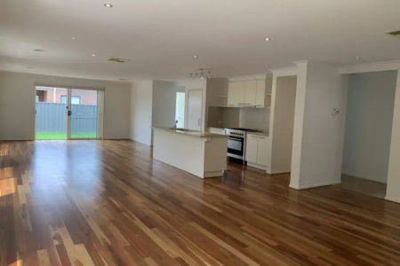 “Spacious, Light-Filled and Perfectly Positioned! APPLICATION” - Photo 3