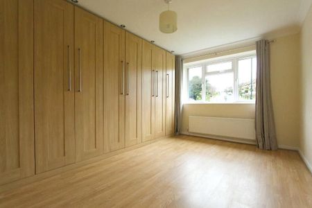 2 bedroom maisonette to rent - Photo 3