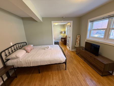 484 Gladstone - Photo 4