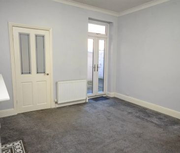2 bed flat to rent in Bewick Street, South Shields, NE33 - Photo 3