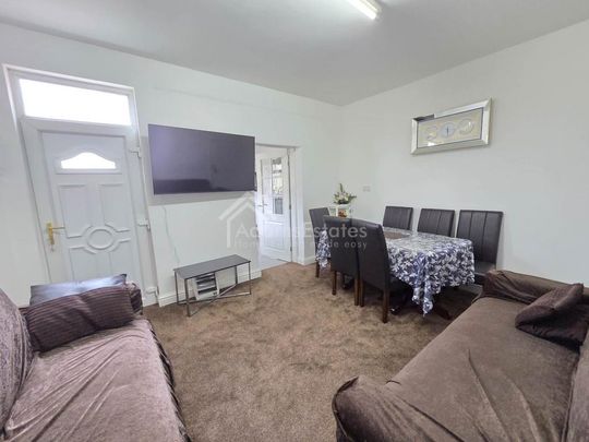 3 bedroom terraced house to rent - Photo 1