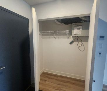 Cession de bail 3 1/2 moderne Centre ville de Laval – Disponible im... - Photo 4