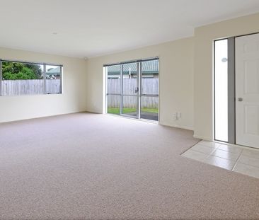 17, Liddesdale Place, Papakura - Photo 2