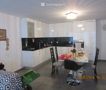 3.5 pièces, rez,94 m2,terrasse, place de parc int et ext - Photo 2