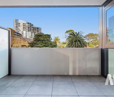 Resort-Style Luxury and Contemporary Comfort in the Heart of Ivanhoe - Photo 5