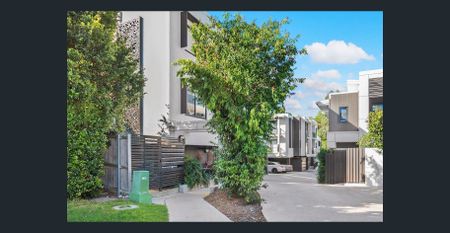 Stunning 2 bedroom 2 bathroom Apartment at Forests Edge - Photo 3