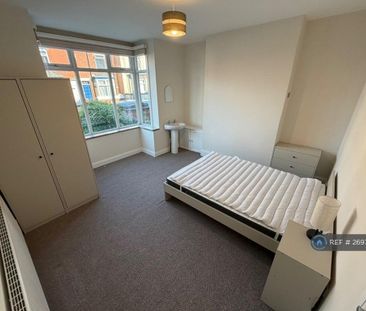 1 bedroom in a house share to rent - Photo 3