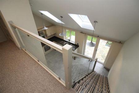 3 bedroom semi-detached house to rent - Photo 5
