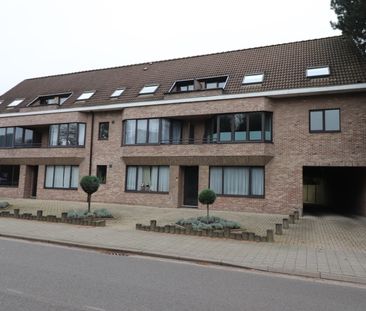 Een gerenoveerd appartement op de benedenverdieping rechts van de r... - Foto 5