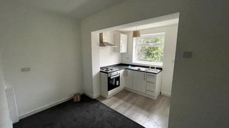 2 bedroom semi-detached house to rent - Photo 4