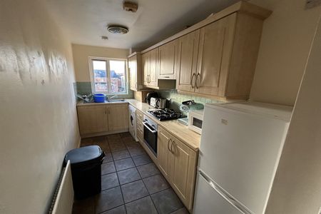 34 Fitzwilliam Square, Belfast, Belfast, BT7 1JH - Photo 2