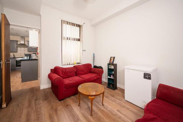 8 Artana Street, Belfast, BT7 2FF - Photo 1