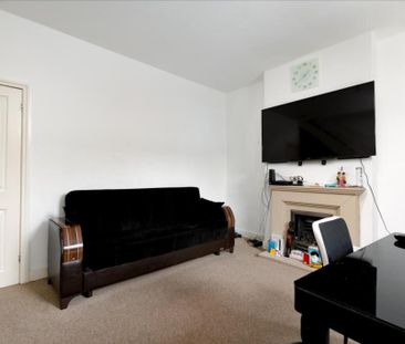 2 bedroom maisonette to rent - Photo 1