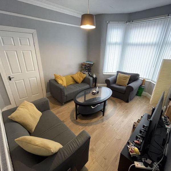 4 bedroom terraced house to rent - Photo 1