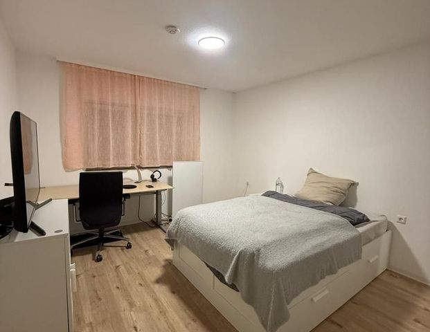 Möbliertes WG-Zimmer in Stuttgart-Kaltenthal – ruhig & gemütlich - Photo 1