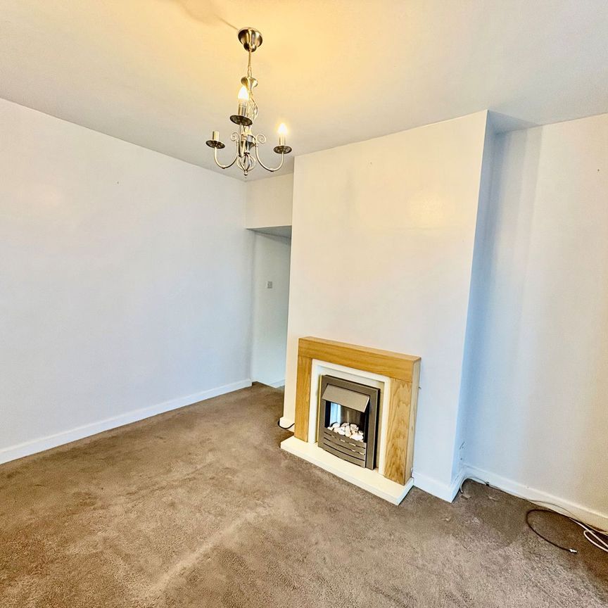 Standhills Road, Kingswinford, DY6 8JS - Photo 1