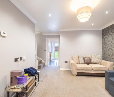 3 bedroom end of terrace house to rent - Photo 3