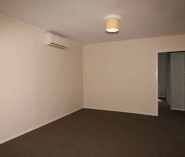 Cosy Solid Home - Photo 2