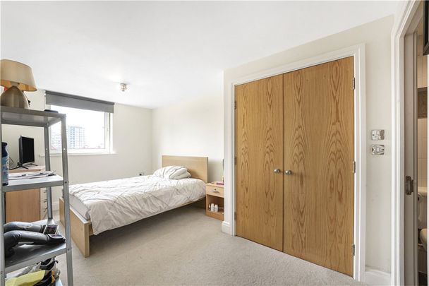 Smugglers Way, Wandsworth, SW18 1EN - Photo 1