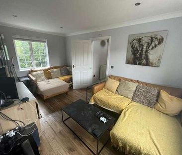 Queen Elizabeth Drive, Taw Hill, SN25 - Photo 2