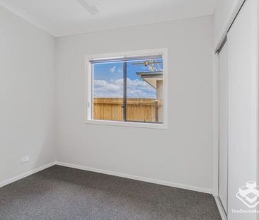 Brand New Modern 4 Bedder Family Home LOW priced set to be gone quick - Photo 4