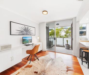 Central apartment basks in quiet bushland privacy - Photo 1